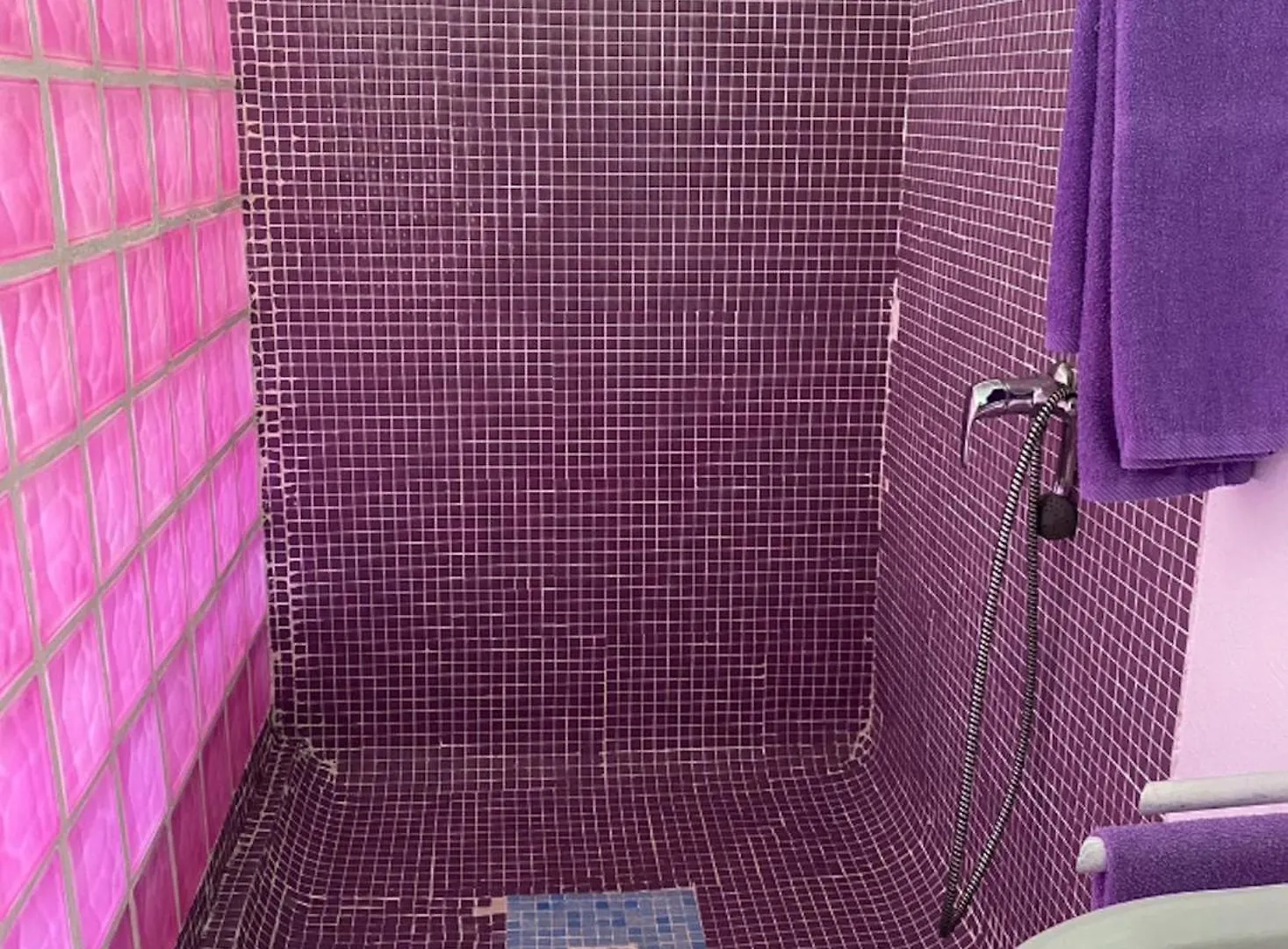 דירות קדיז Jacaranda בית אירוח