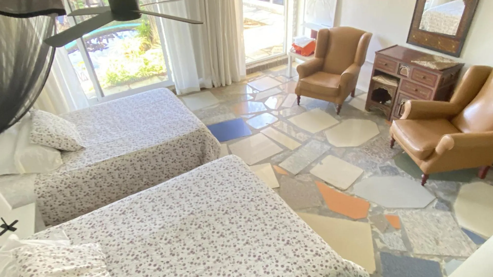 Jacaranda Apartment Cadiz Homestay