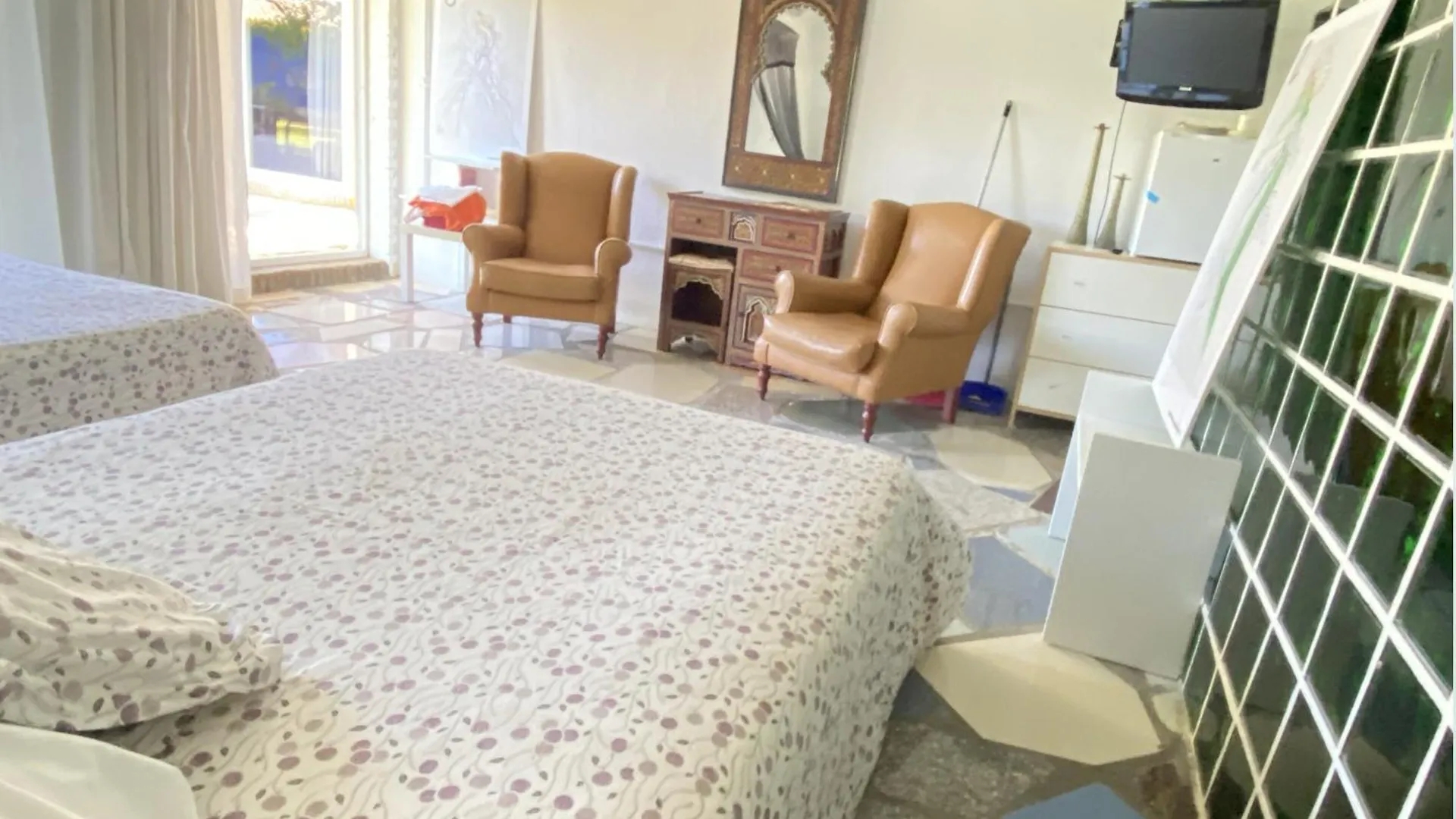 Jacaranda Apartment Cadiz Homestay