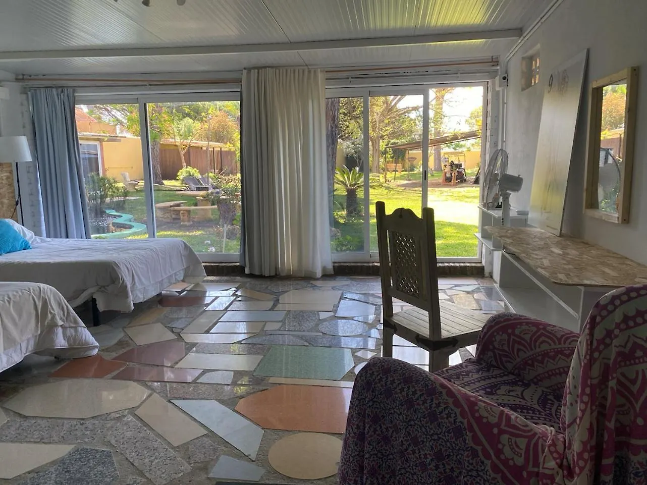 Jacaranda Apartment Cadiz Homestay